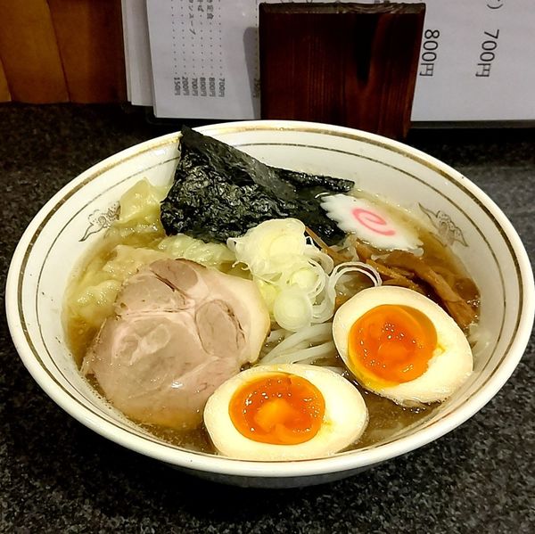 「煮干しラーメン+ワンタン」@魚だしラーメン 若竹の写真