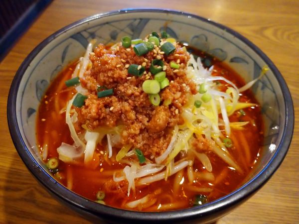 「担担湯麺（880円）＋焼き小籠包（440円）」@龍輝の写真