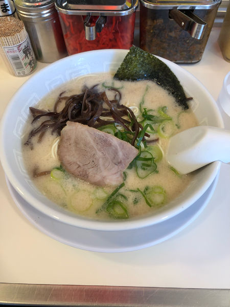 「らーめん」@博多天神 新宿東口駅前店の写真