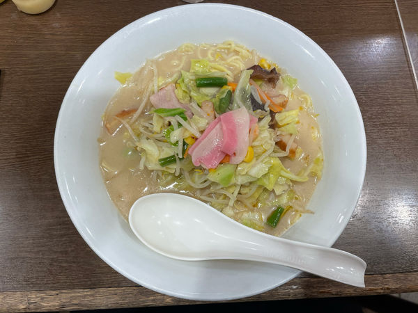 「野菜たっぷりちゃんぽん、めん1.5倍」@長崎ちゃんぽん リンガーハット 渋谷道玄坂店の写真