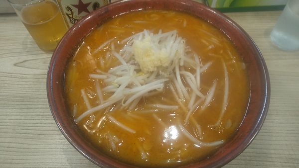 「サッポロラガー赤星+味噌らーめん+にんにく(¥1,150)」@らーめん 高尾の写真