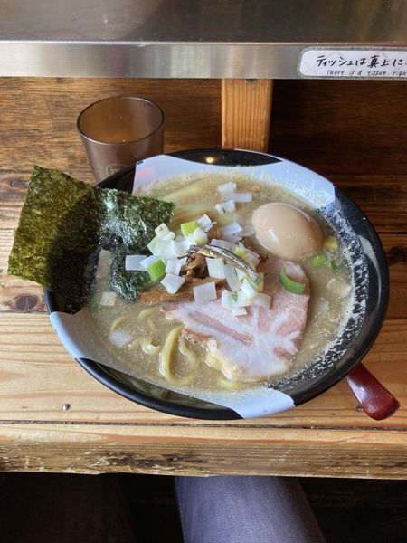 「すごい煮干ラーメン味玉」@すごい煮干ラーメン凪 新宿ゴールデン街店 本館の写真