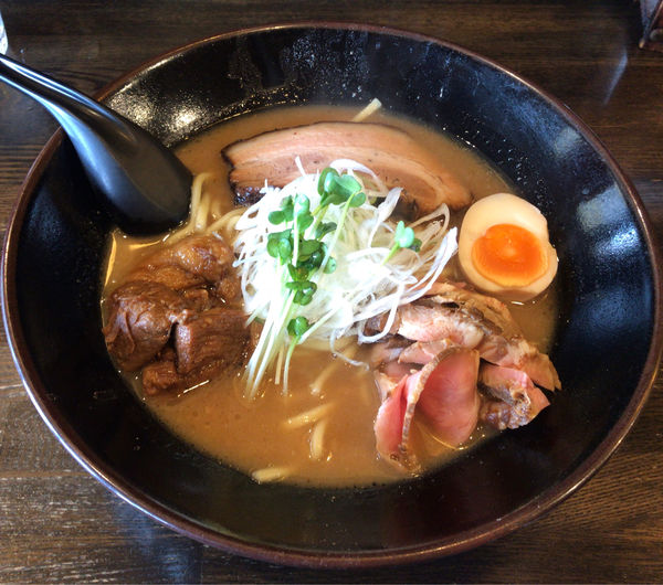 「和風とんこつチャーシュー（1150円）」@綿麺の写真