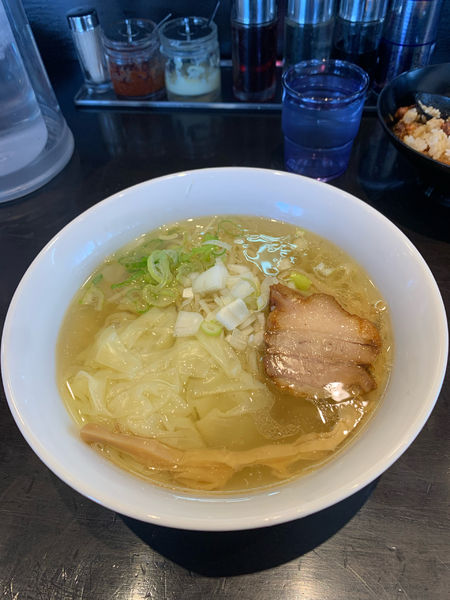 「塩ワンタンラーメン」@らーめん ちゃん亭の写真