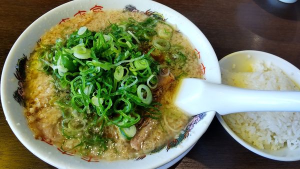 「ラーメン　牛レバ唐揚げ定食」@来来亭 下溝店の写真