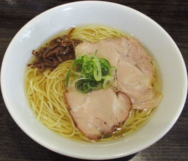 「塩ラーメン　680円」@かしわぎの写真