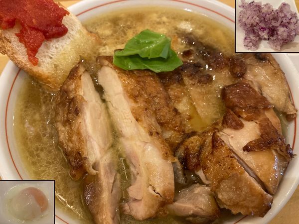 「タマネギヘッドバッド＋鶏チャーシュー増し＋温玉＋タマネギ増し」@タマネギヘッドバッドの写真