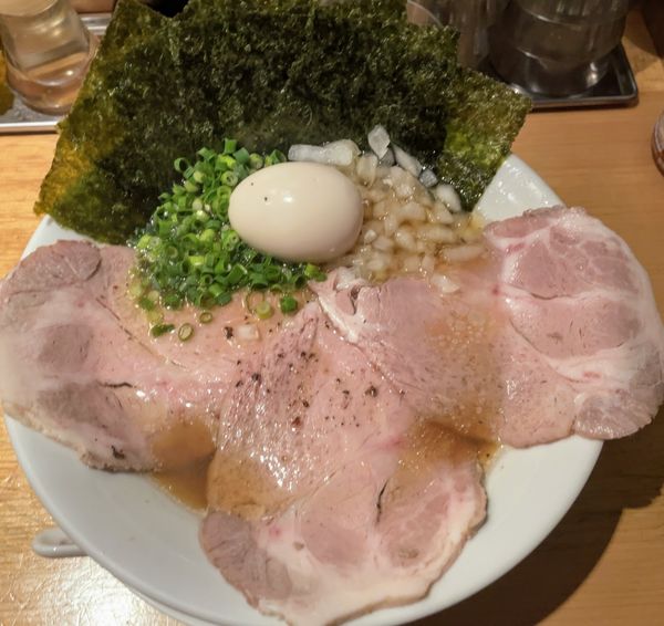 「旨味だし端麗　具だくさん特製」@麺屋 まほろ芭の写真