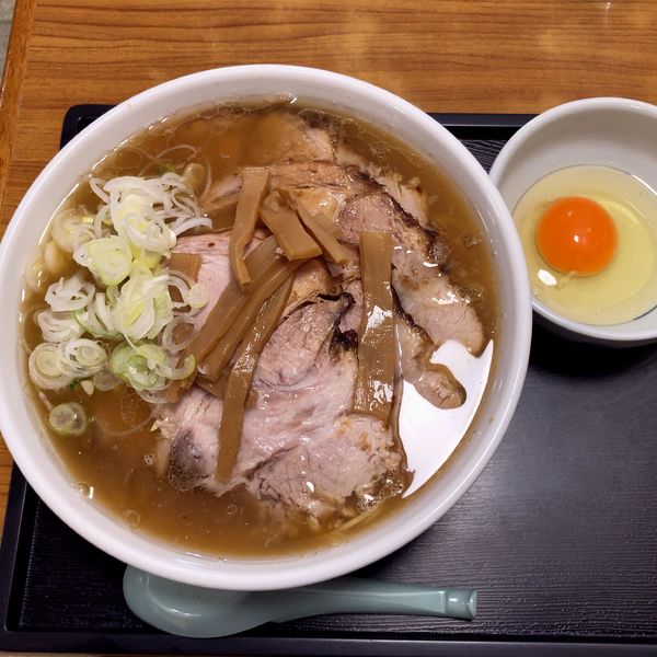 「チャーシューめん ふつう（1,060円）＋生玉子（50円）」@大勝軒 淵野辺店の写真