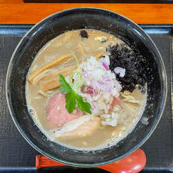 鶏白湯煮干しそば（煮干し増し）