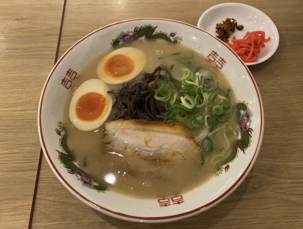 「十割煮玉子ラーメン」@ぎょらん亭 西早稲田店の写真
