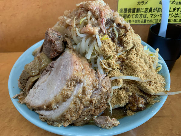 「中ラーメン　豚マシ　魚粉」@立川マシマシ ロイヤルスープの写真