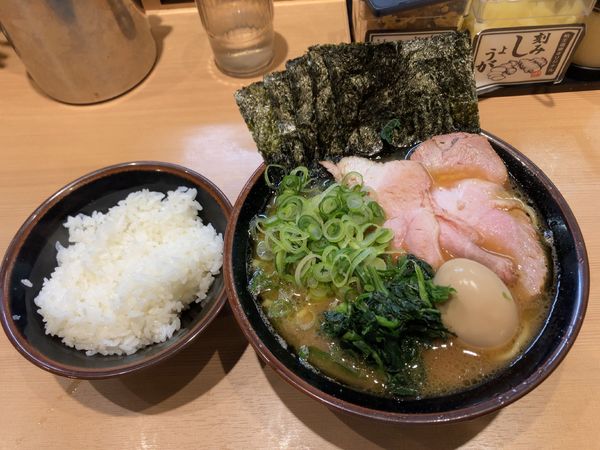 「特製ラーメン　ライス」@輝道家直系 皇綱家の写真