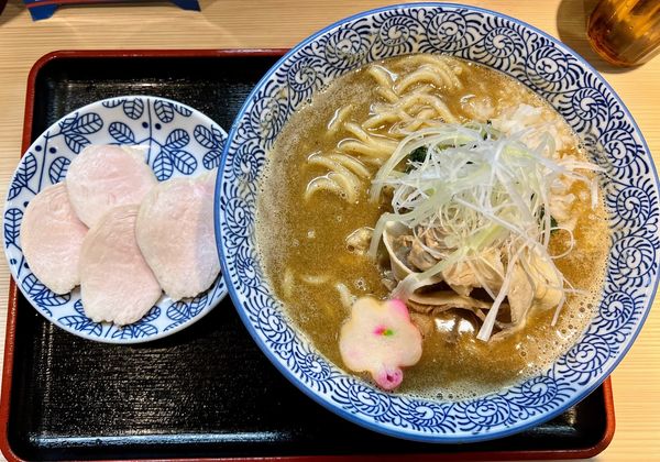 「濃厚らー麺+しっ鳥ちゃーしゅー」@らー麺土俵 鶴嶺峰の写真