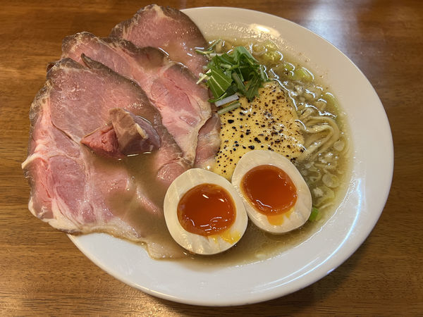 「燻製牡蠣のフォルマージュらぁ麺DX1400円」@らぁ麺はうす Sumika0の写真