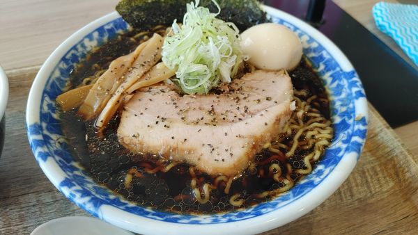 「イオンモール限定　松本ブラック中華そば　味玉トッピング」@凌駕IDEA イオンモール松本店の写真