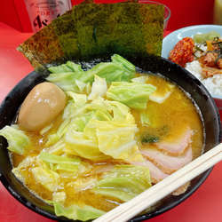 チャーシューメン並　キャベツ　まぶし丼　サービス玉子