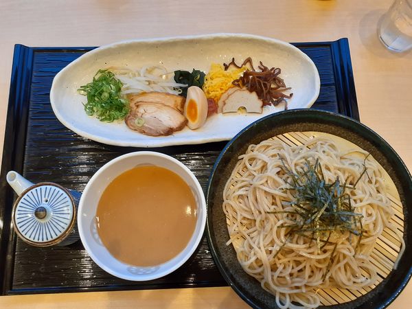 「そば粉入り　つけ麺」@出雲の國 麺家 出雲縁結び空港店の写真