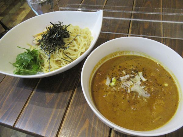 「チキンカレーつけ麺（970円）」@ボンガズカレー&ダイニングの写真