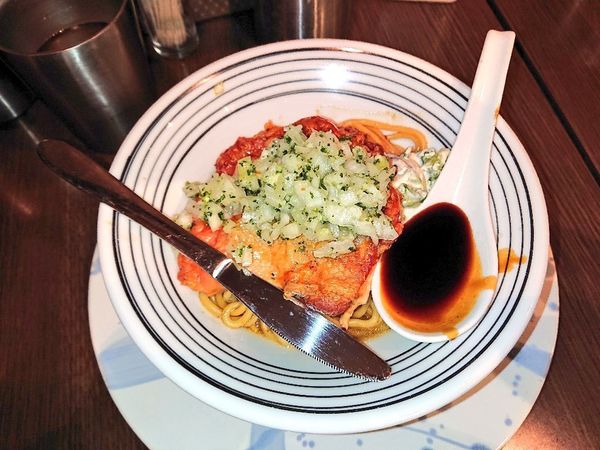 「【限定】若鶏のディアボラ風まぜそば、など」@八咫烏の写真