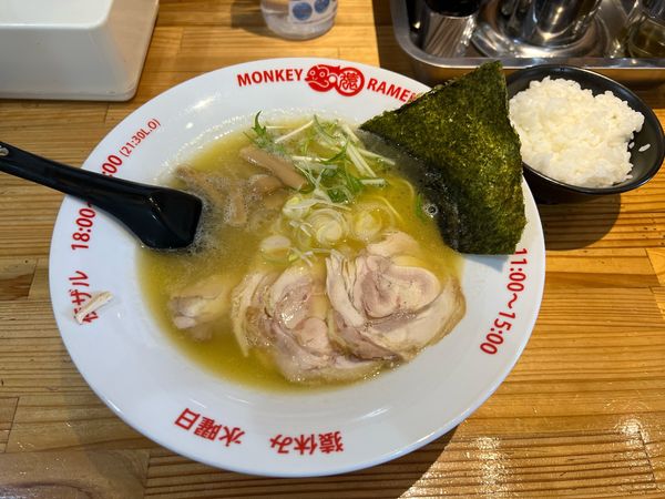 「純粋　750円+替玉100円　ランチ小ライス無料」@モンキーらーめんの写真