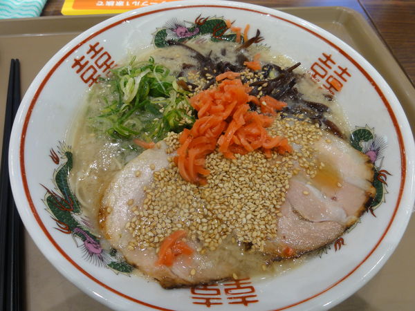 「ラーメン700円硬め」@博多だるま JAPAN 越谷レイクタウンカゼ店の写真
