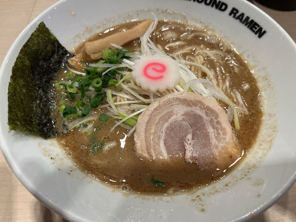 「ラーメン　濃厚」@UNDERGROUND RAMEN 頑者 コクーンシティさいたま新都心店の写真