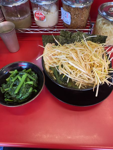 「ネギチャーシューメン（赤）3枚」@柏 王道家の写真