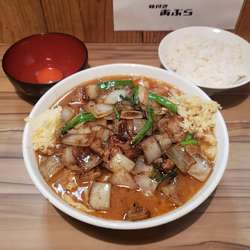 ①ヒノスタ(中盛:1辛:￥900)②こだわり卵(￥50)③ライス