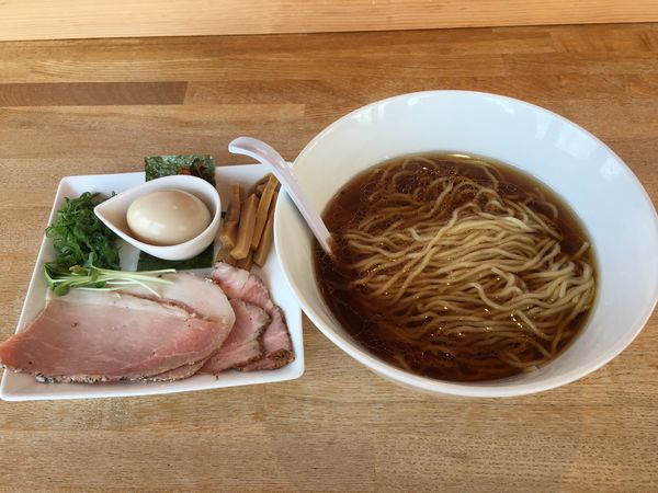 「正油ラーメン＋徳製全のせ」@湖麺屋 Reel Cafeの写真