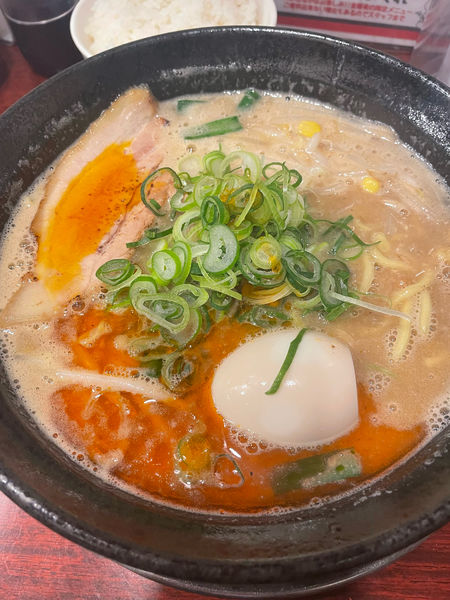 「味玉豚骨味噌ラーメン」@豚骨ラーメン じゃぐら 高円寺店の写真