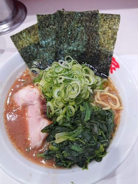 「ラーメン 超かため うすめ 少なめ ＋ 九条ネギ」@ラーメン 三浦家の写真