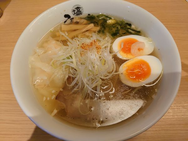 「塩らーめん ひるがお盛り」@塩専門 ひるがお 東京駅店の写真