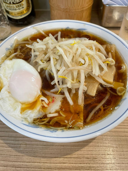 「ラーメン モヤシ 半熟卵」@らーめん 高尾の写真