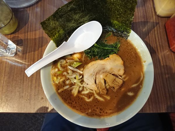 「黒胡椒味噌ラーメン¥730(ライスサービス)」@横浜家系らーめん 魂心家 藤沢店の写真