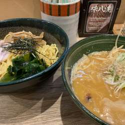 味噌つけ麺(930円)