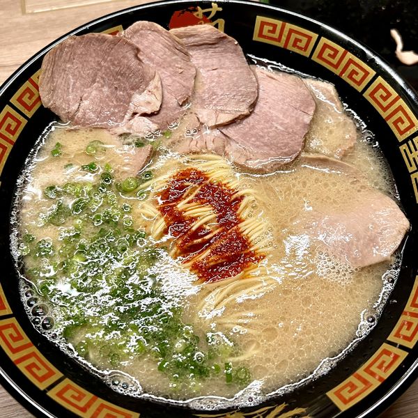 「天然とんこつラーメン＋追加チャーシュー」@一蘭 水戸店の写真