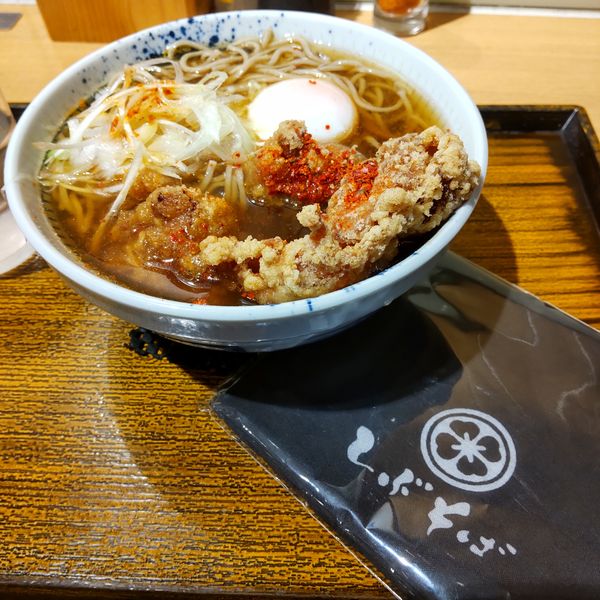 「【大井町店限定】鶏竜田そば(赤)(¥680)」@しぶそば 大井町店の写真