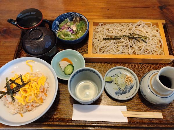 「ちらしセット（ざるを選択）　８５０円　※」@全心庵の写真