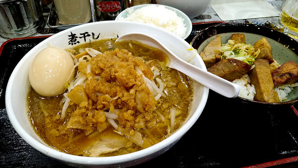 「限定/コッサリ背脂煮干しラーメン+チャーシュー丼　他」@煮干しらーめん青樹 立川店の写真