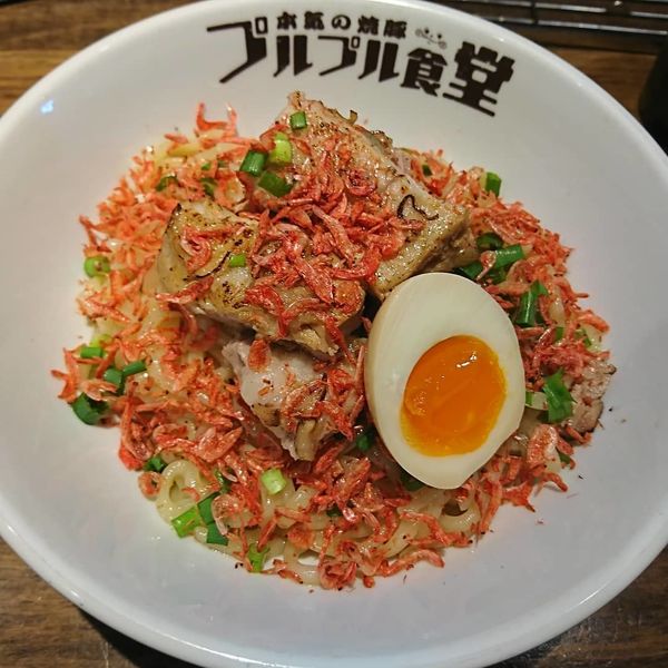 「我が青春のピンクそば」@本気の焼豚 プルプル食堂の写真