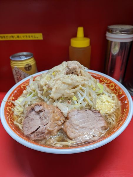 「大ラーメン 烏龍茶」@ラーメン二郎 上野毛店の写真
