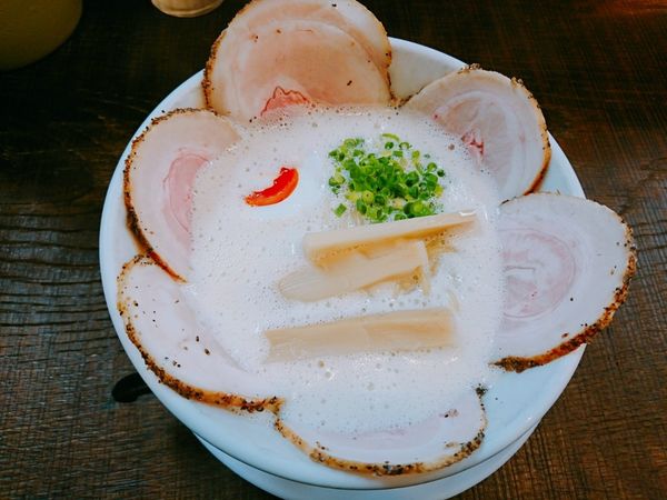 「豚CHIKIしおチャーシューメン」@ラーメン家 みつ葉 本店の写真