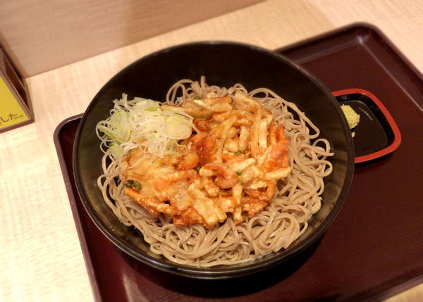 「冷しかき揚そば(710円)」@立喰いそば酒処 つきじ亭の写真