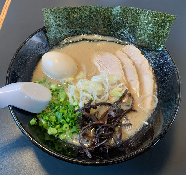 「茨城豚骨まる 特製　¥980」@茨城豚骨 とんこつ家 高菜の写真