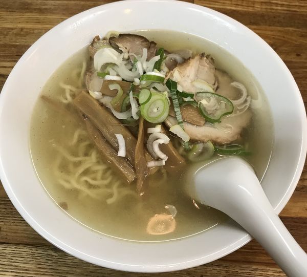 「塩ラーメン ¥480 & 餃子 ¥270 & 中生 ¥500」@亀戸ぎょうざ 両国店の写真