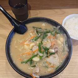 アホー麺(￥950)+中盛(￥100)＋小ライス(￥0)