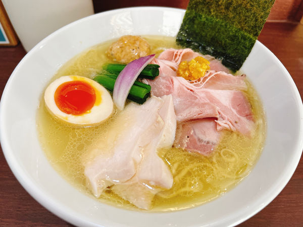 「上中華 白淡海潮」@中華そば うお青の写真