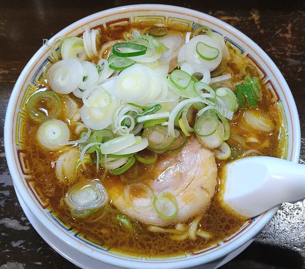 「カレー中華 ￥820＋ネギ増し￥50＝￥870」@丸中華そばの写真