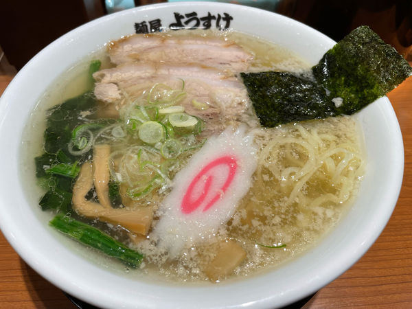 「背脂塩ラーメン970円」@麺屋 ようすけ 東京ラーメンストリート店の写真